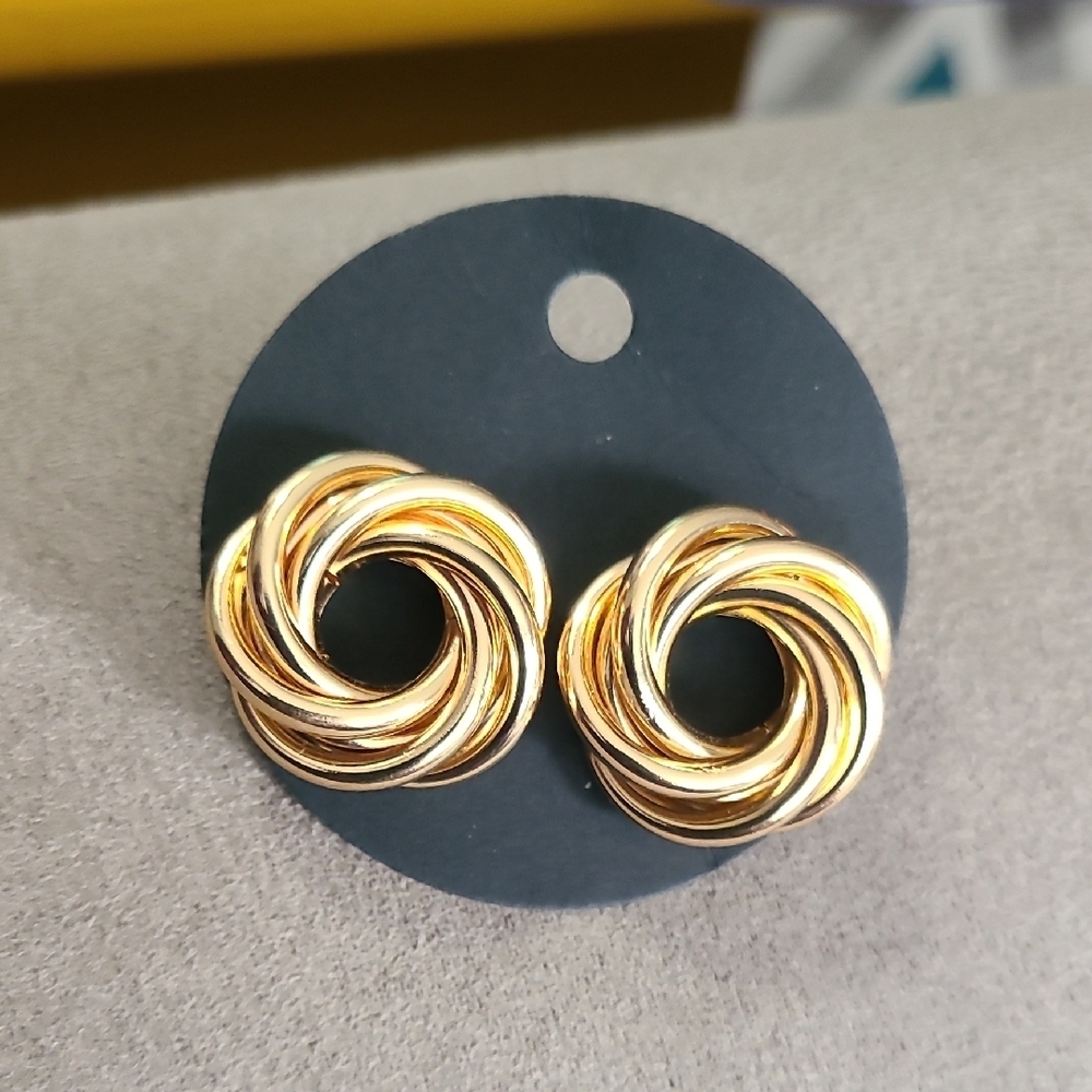 Vintage Elegant Gold-Tone Knot Earrings